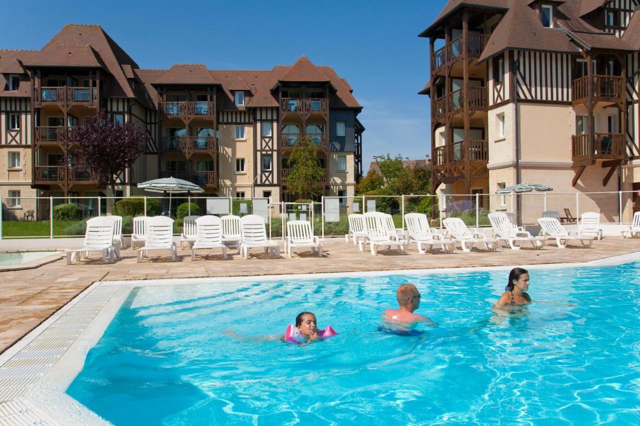 Pierre & Vacances La Residence Du Golf Deauville Extérieur photo