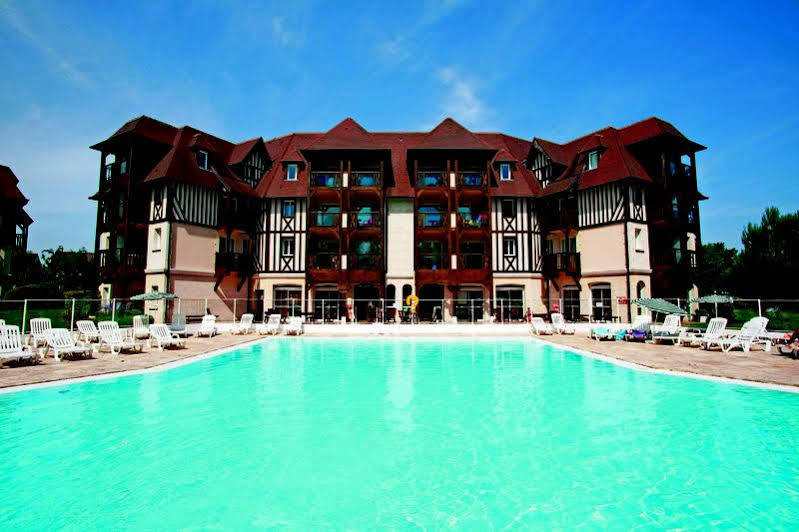 Pierre & Vacances La Residence Du Golf Deauville Extérieur photo